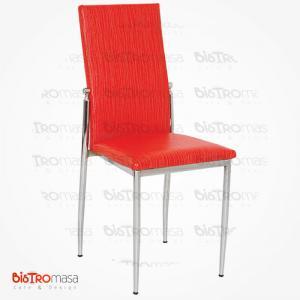 Çizgili kırmızı metal sandalye